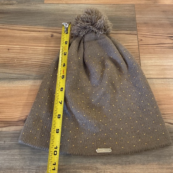 Steve Madden Tan / Olive Knit Beanie with  gold accents - one size - winter hat - Picture 8 of 8